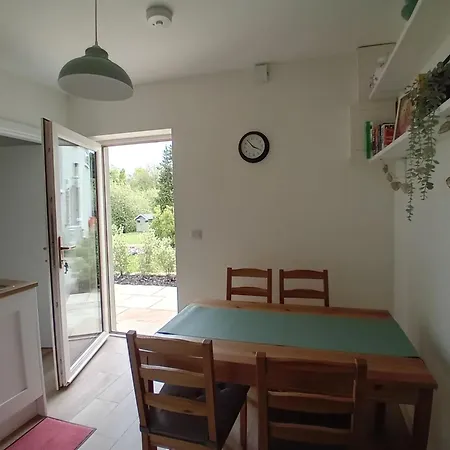 Twin With Shared Bathroom And Kitchen 3km From Centre