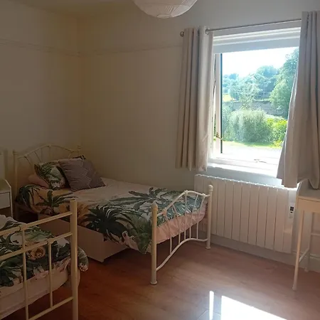 Twin Room With Shared Bathroom And Kitchen Galway 3Km From Centre Galway